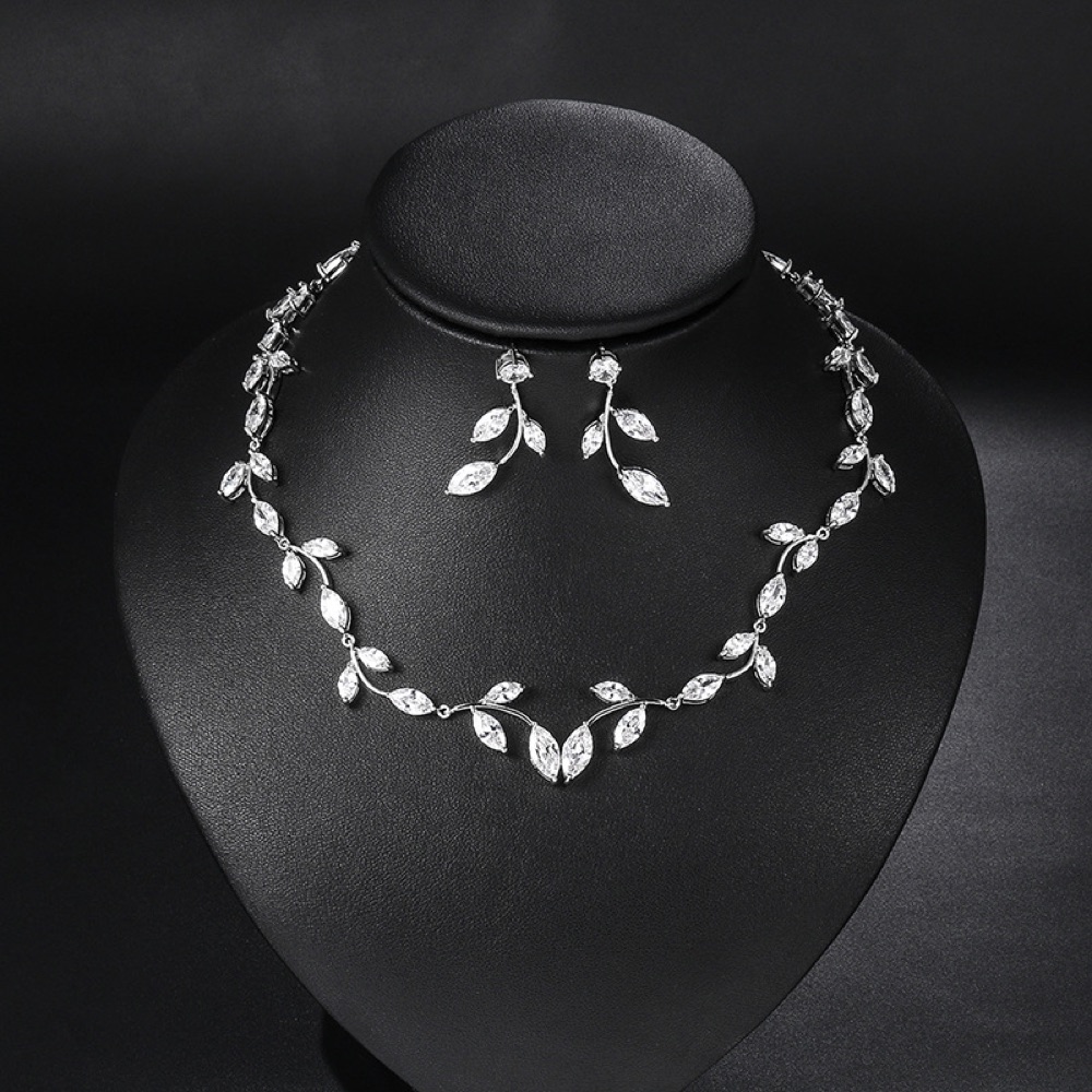 Silver Leaf Wedding Guest Set